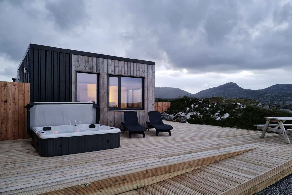 Flodabay Farm with sea views across the Bays of Harris