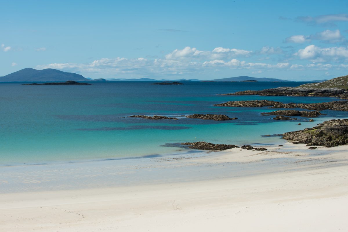 White sand cove and turquoise sea at Huisinis beach, North Harris